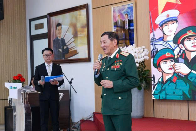 Cuộc gặp gỡ đặc biệt tại KCN Nam Cầu Kiền nhân 81 năm Ngày thành lập Quân đội Nhân dân Việt Nam - 7