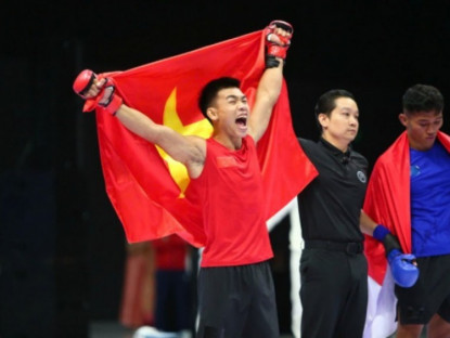 Thể thao - Ngọc Lượng đấu trận MMA &quot;để đời&quot; giật HCV: Đánh cho hết &quot;xử ép&quot; ở SEA Games