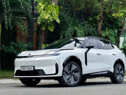 Thông tin doanh nghiệp - Trải nghiệm xe Lynk &amp; Co 08 chiếc suv PHEV sang xịn và mịn