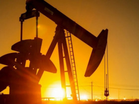 Giá dầu xuống đáy gần 2 tháng: Vì sao thị trường lo ngại thừa cung?