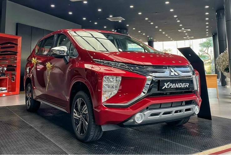 Mitsubishi Xpander và Toyota Veloz Cross hụt hơi trước VinFast Limo Green - 1