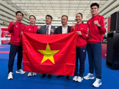 Thể thao - Dàn &quot;trai tài gái sắc&quot; karate thâu tóm 3 HCV, tiết lộ những chuyện không ngờ