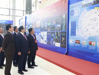 Tin Tức - Tổ chức Triển lãm giới thiệu “Thành tựu kinh tế, xã hội của đất nước sau 40 năm đổi mới, đặc biệt trong giai đoạn 2021 - 2025”