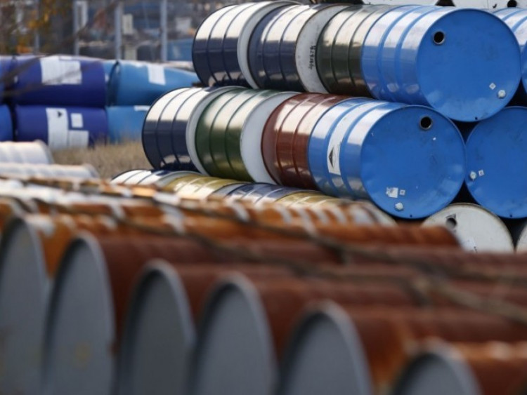 Giá dầu chạm đáy thấp nhất từ năm 2021 khi thị trường cân nhắc triển vọng thỏa thuận Ukraine