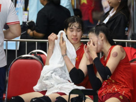 ĐT bóng chuyền nữ Việt Nam thua Thái Lan trên thế thắng, Thanh Thúy tuột HCV khóc nấc