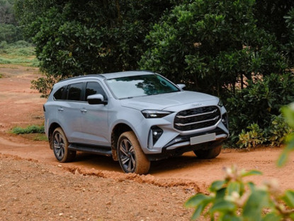 Giao thông - 10 mẫu ô tô bán chậm nhất thị trường Việt Nam tháng 11/2025