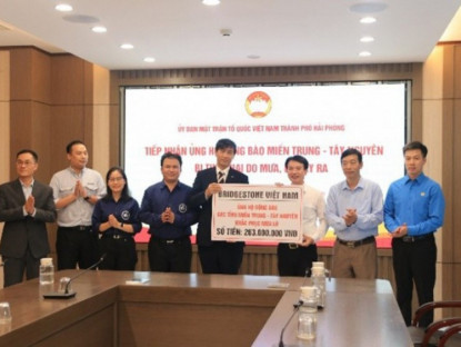 Thông tin doanh nghiệp - Bridgestone Việt Nam đồng hành hỗ trợ người dân bị ảnh hưởng lũ lụt