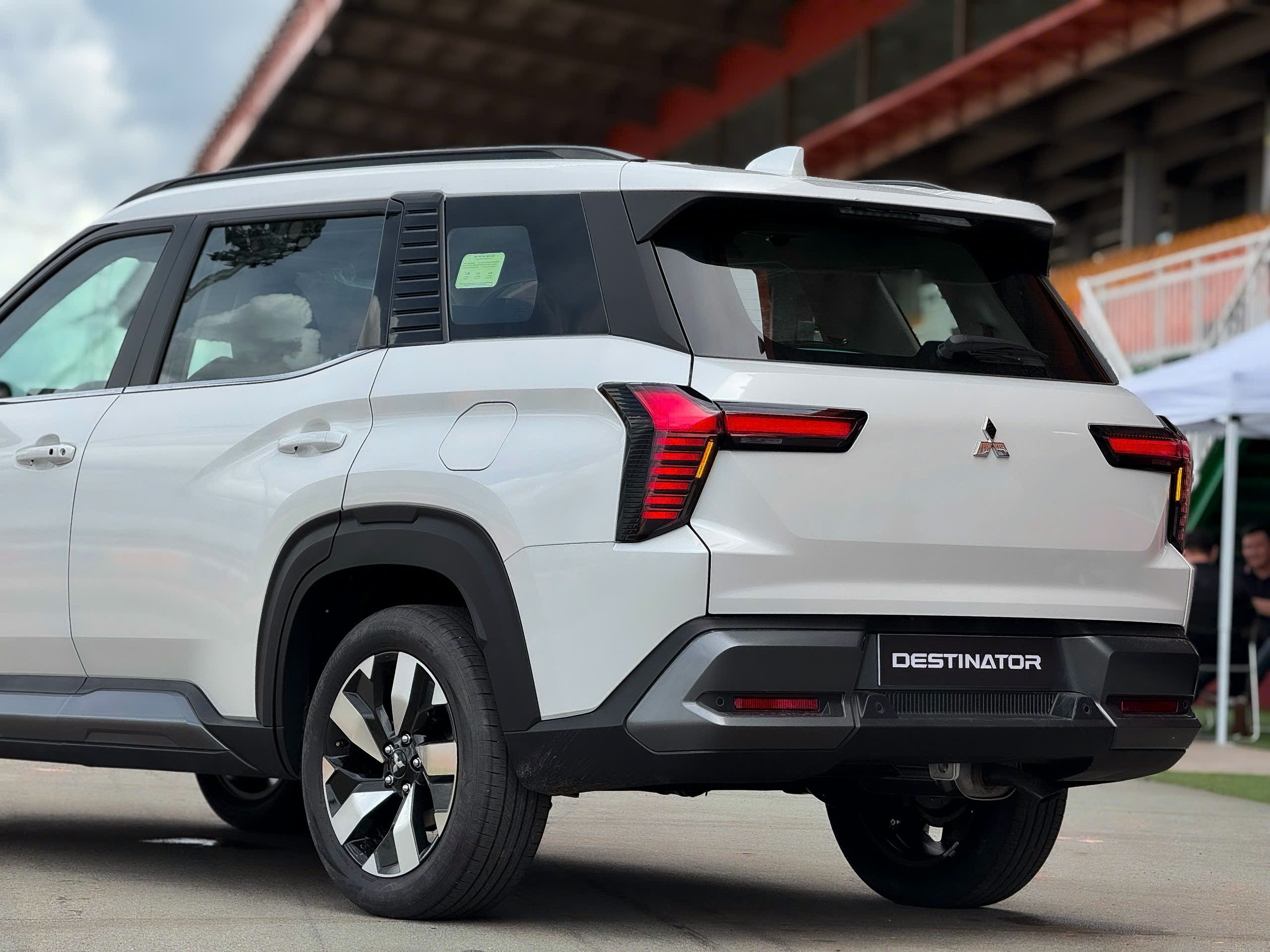 Cận cảnh Mitsubishi Destinator Premium giá từ 780 triệu đồng - 6