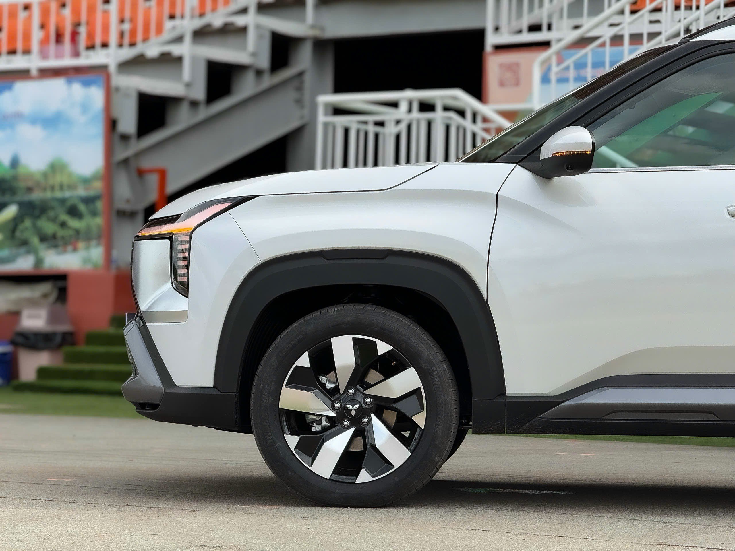 Cận cảnh Mitsubishi Destinator Premium giá từ 780 triệu đồng - 4