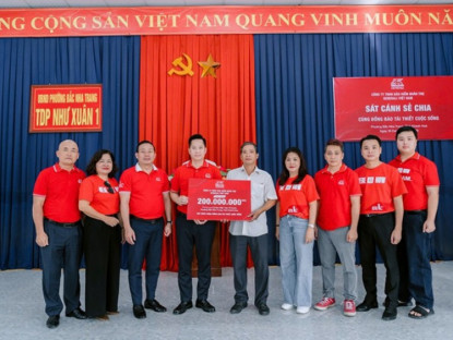 Thông tin doanh nghiệp - Generali Việt Nam trực tiếp trao tặng hơn 1,2 tỷ đồng hỗ trợ người dân tái thiết cuộc sống sau bão lũ