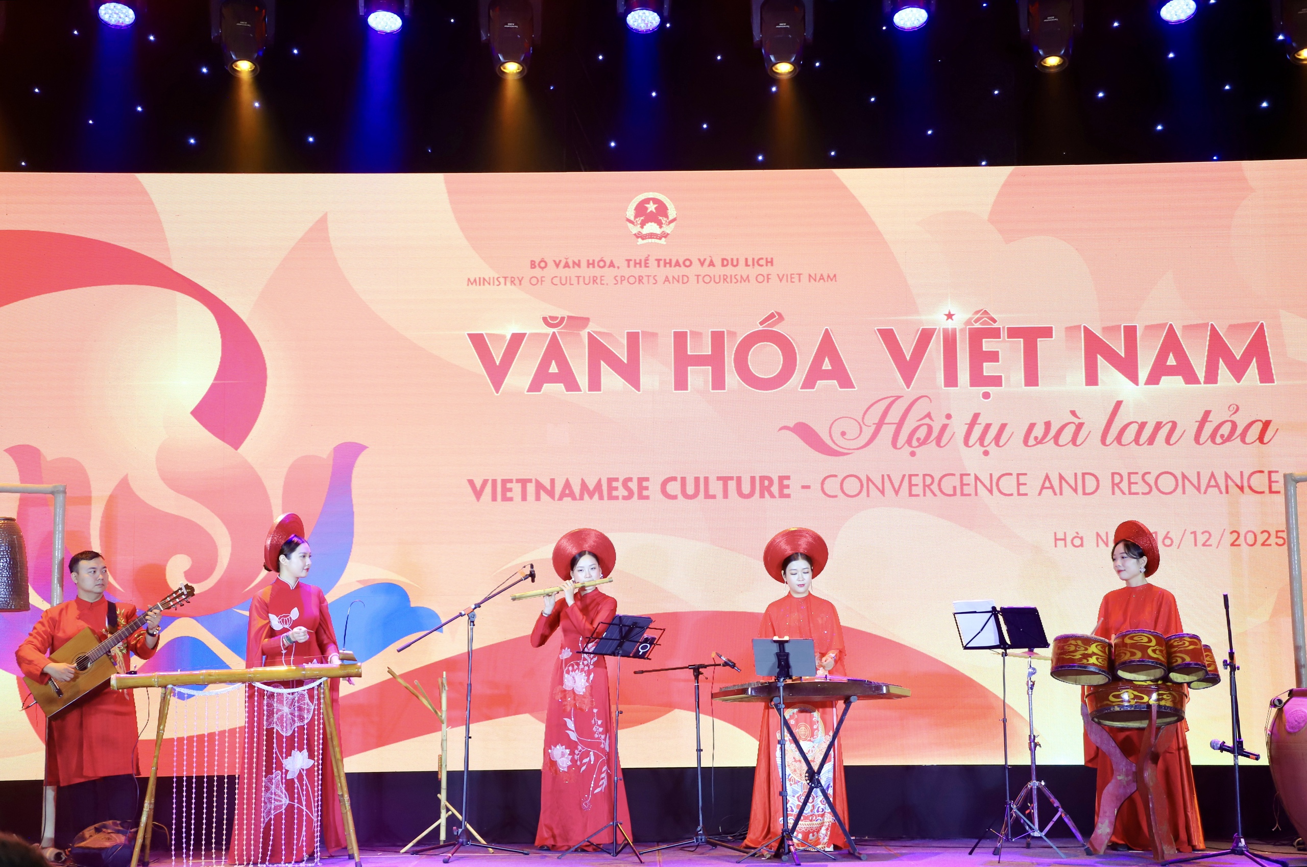 Văn hóa Việt Nam- Hội tụ và lan tỏa - 5