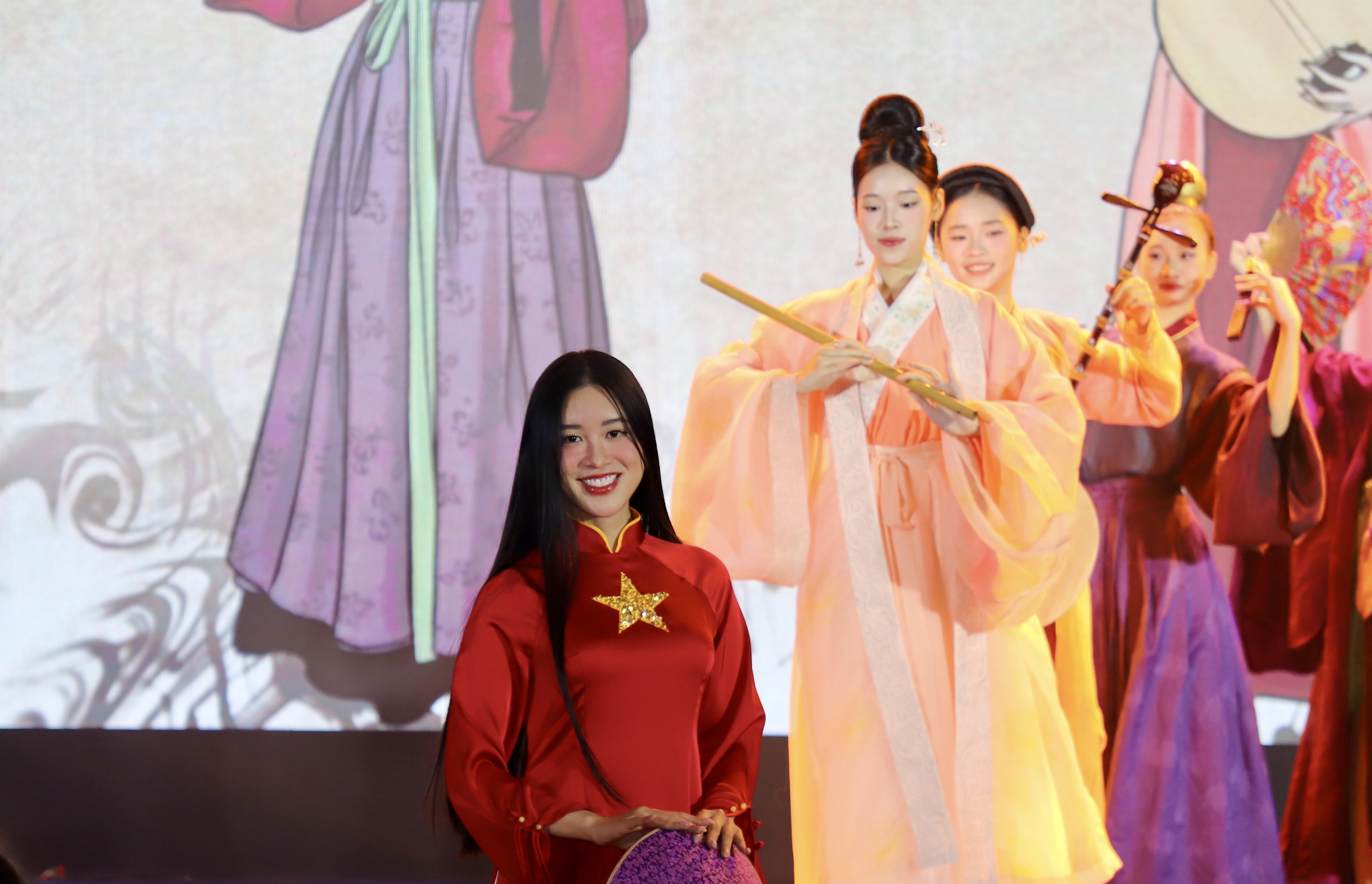 Văn hóa Việt Nam- Hội tụ và lan tỏa - 12