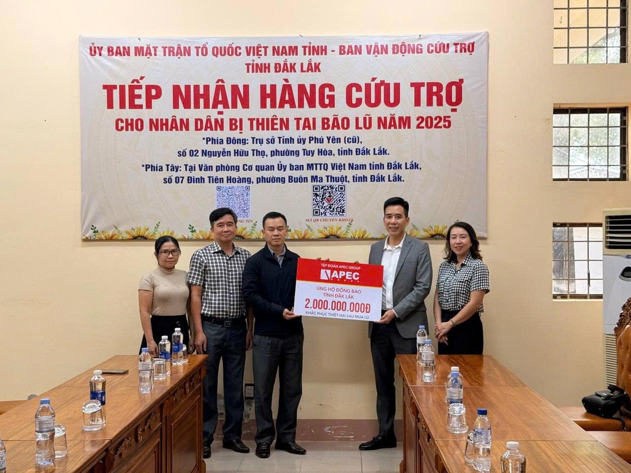 Apec Group khởi xướng xây dựng "Trường học hạnh phúc" cho trẻ em mồ côi cha mẹ do mưa lũ, thiên tai - 1