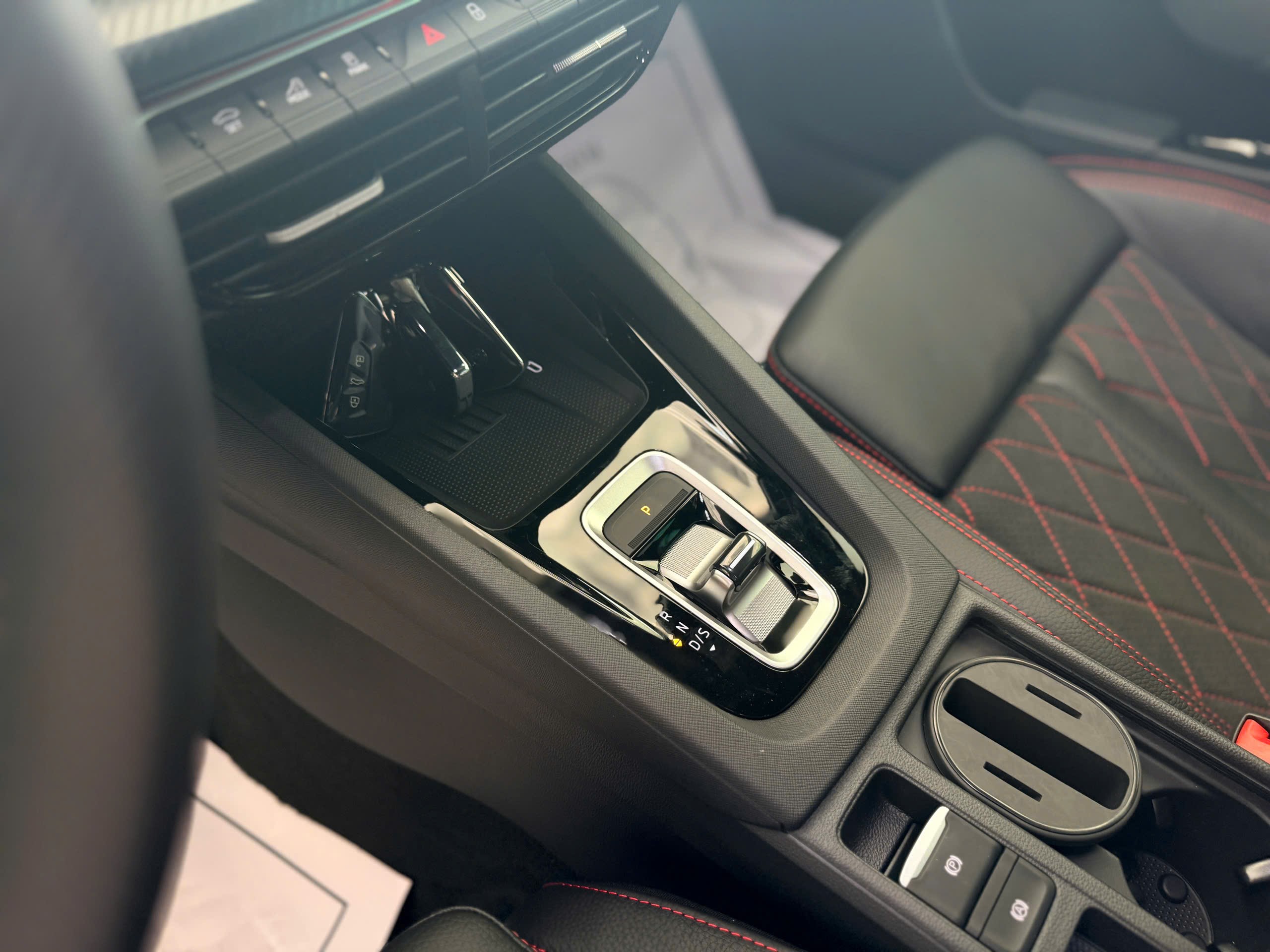 Chi tiết mẫu xe hiệu suất cao Skoda Octavia RS đầu tiên tại Việt Nam - 10