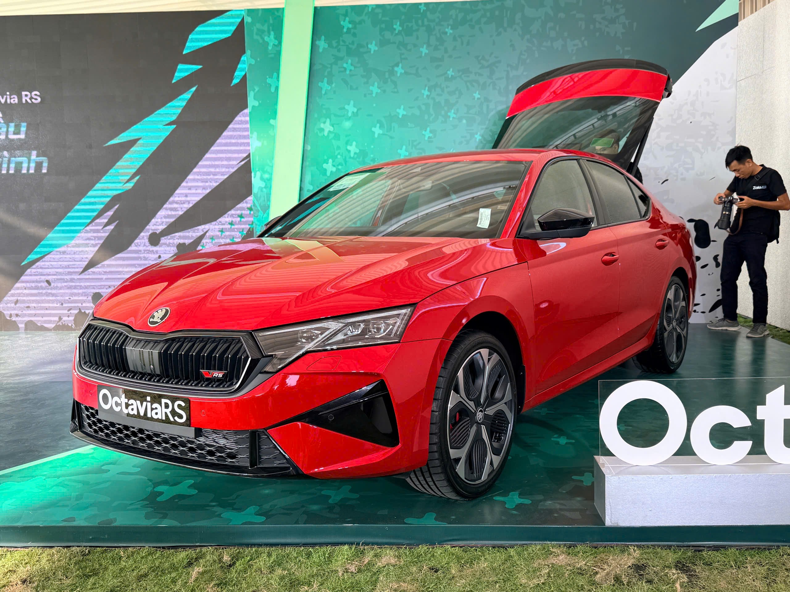 Chi tiết mẫu xe hiệu suất cao Skoda Octavia RS đầu tiên tại Việt Nam - 3