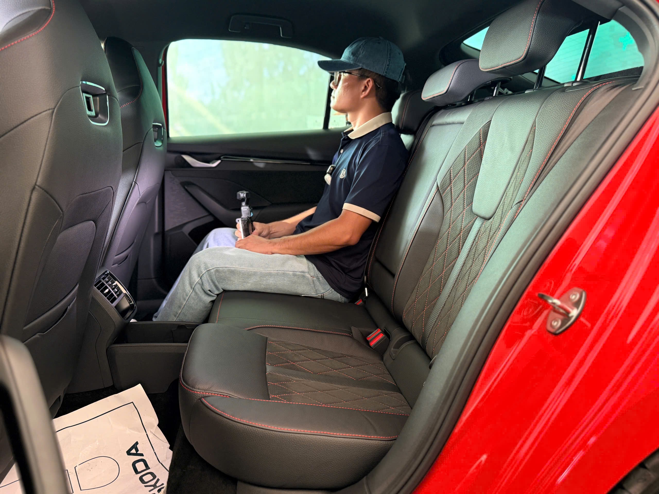 Chi tiết mẫu xe hiệu suất cao Skoda Octavia RS đầu tiên tại Việt Nam - 11