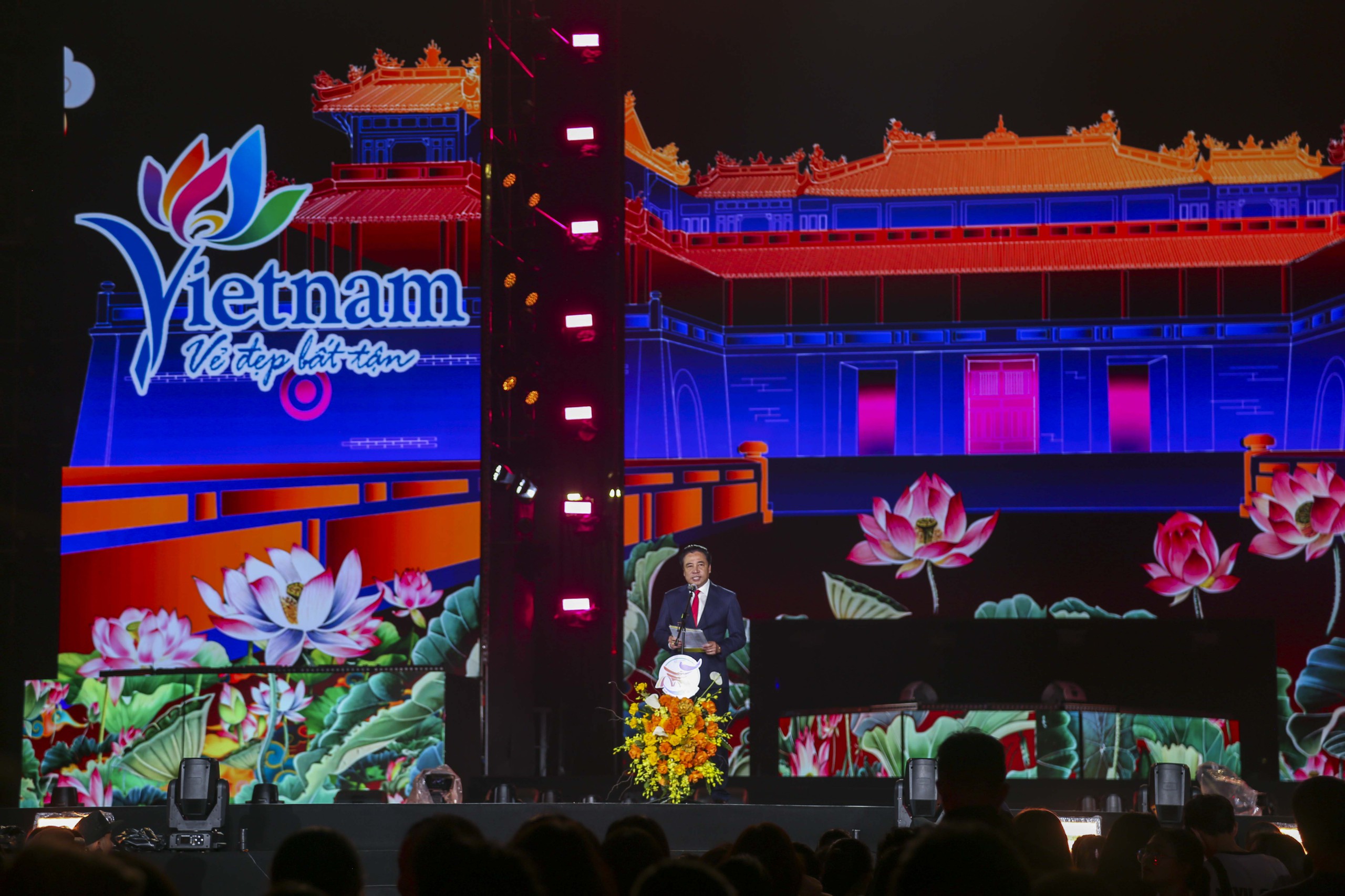 Huế khép lại Năm Du lịch quốc gia 2025 đầy ấn tượng - 2