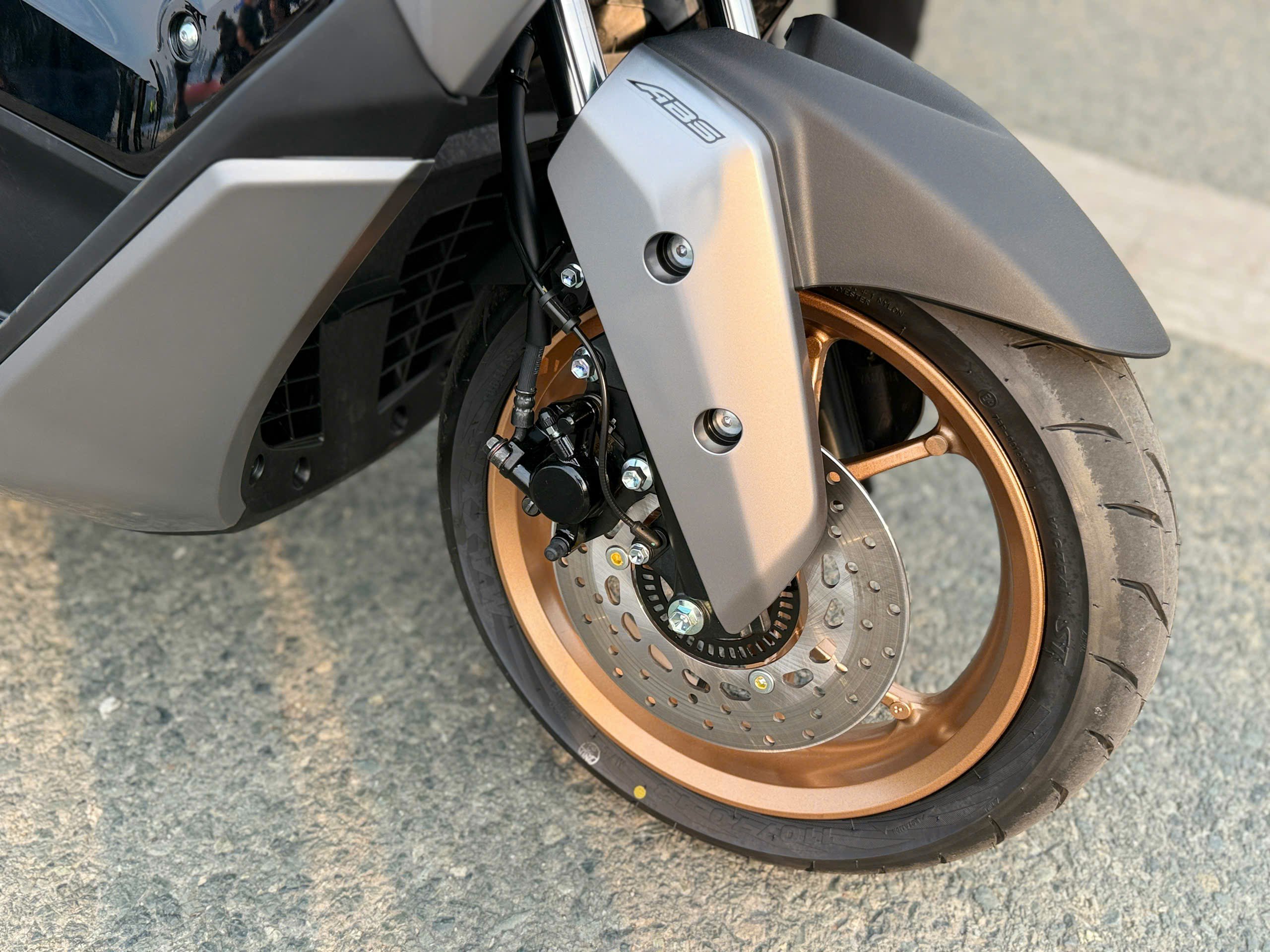 Yamaha NMax mới có giá 69 triệu đồng - 10