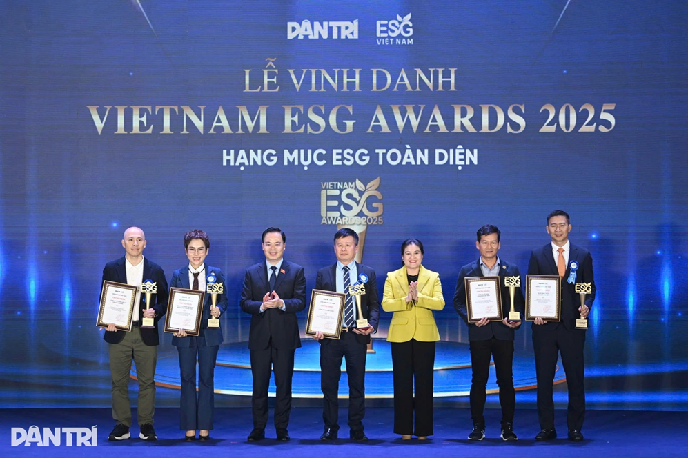 Shinec được vinh danh trong TOP 10 Doanh nghiệp thực thi ESG toàn diện nổi bật tại giải thưởng Vietnam ESG Awards 2025 - 1