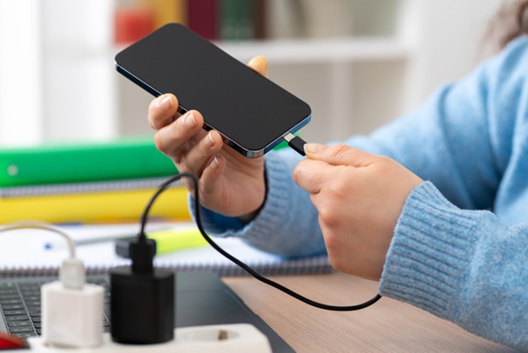 Liệu có thể yên tâm dùng sạc USB-C laptop cho smartphone? - 2