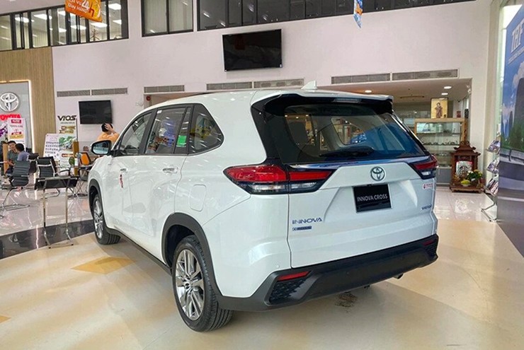 Loạt xe gầm cao tiết kiệm nhiên liệu HOT tháng 12, giá chỉ từ 700 triệu - 3