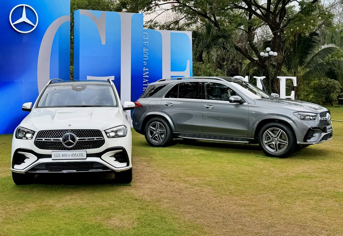 Cận cảnh mẫu xe Mercedes-Benz GLE 400 E đầu tiên về Việt Nam - 1