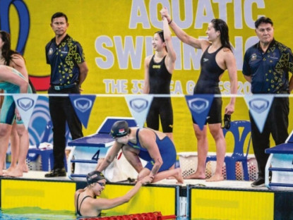 Thể thao - Cô bé 14 tuổi mượn đồ đi thi SEA Games giật luôn HCV và phá kỷ lục