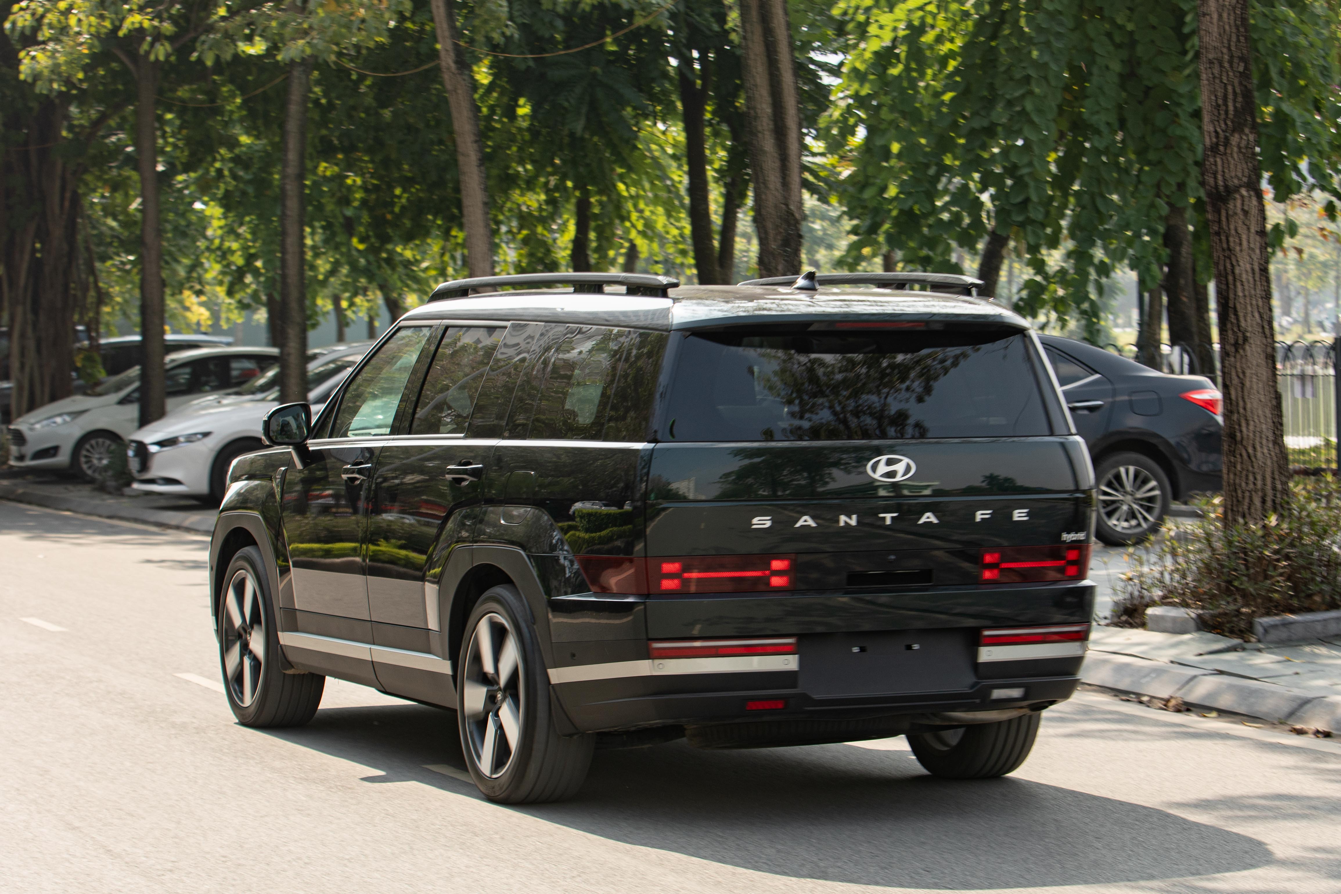 Ảnh thực tế SantaFe Hybrid và quãng đường đi được hơn 1.100km - 2