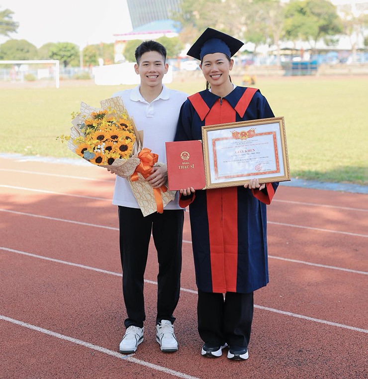 Ánh Viên thi “Người sắt”, không dự SEA Games vẫn có "huy chương vàng" năm 2025 - 3