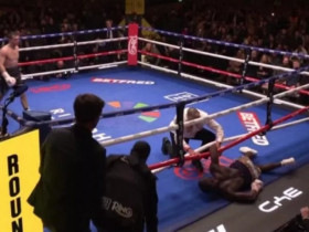 Trọng tài gây bức xúc vì để võ sĩ bị ăn đòn 