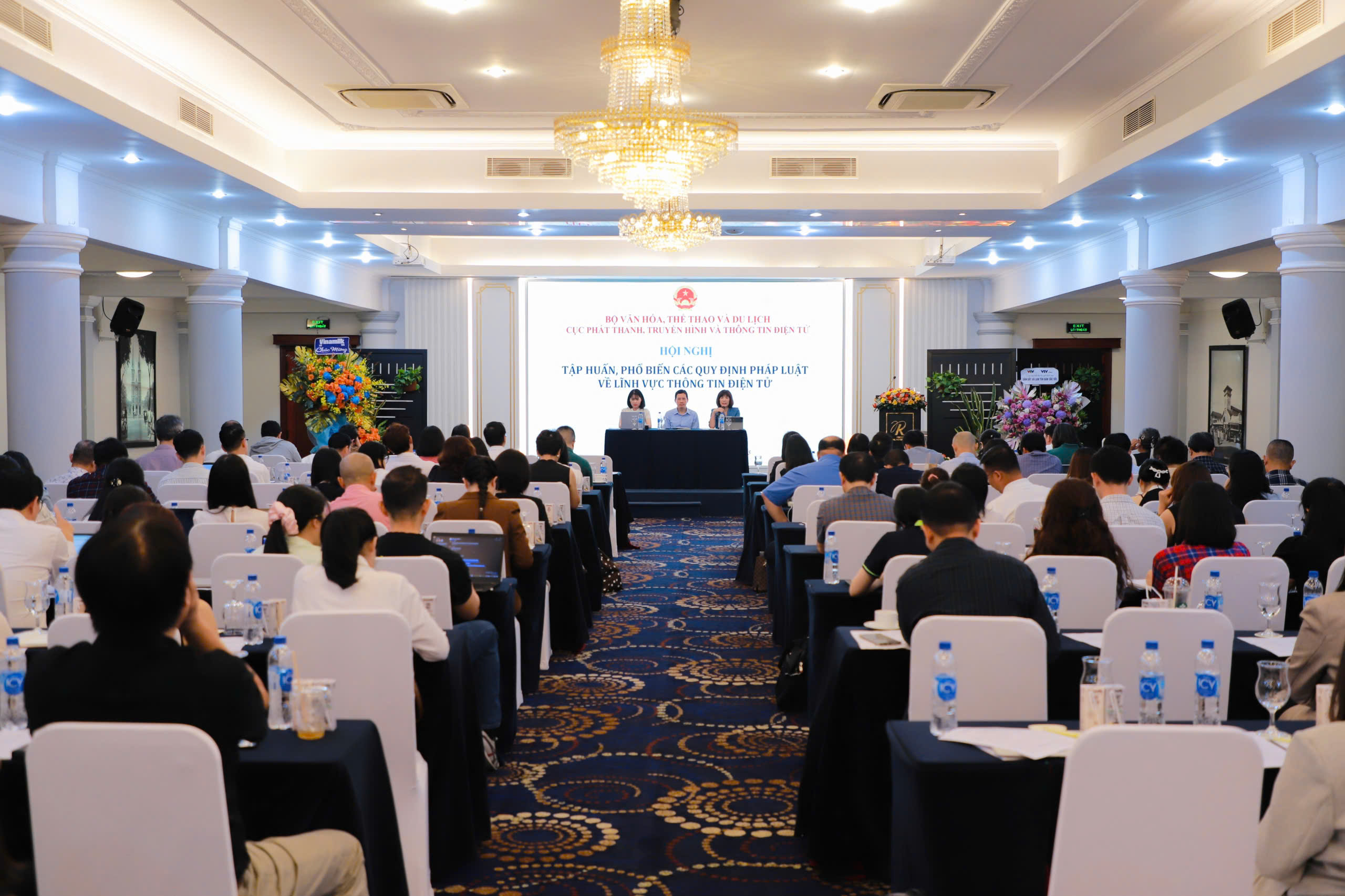 Nâng cao nhận thức, trách nhiệm tuân thủ pháp luật trong lĩnh vực thông tin điện tử - 1