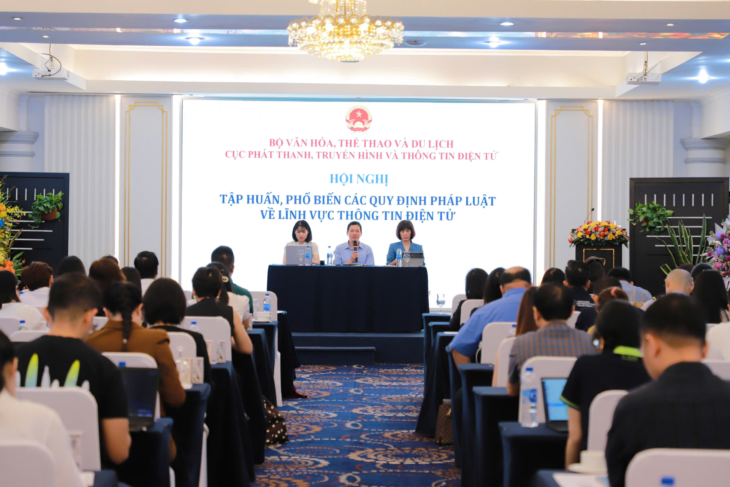 Nâng cao nhận thức, trách nhiệm tuân thủ pháp luật trong lĩnh vực thông tin điện tử - 4