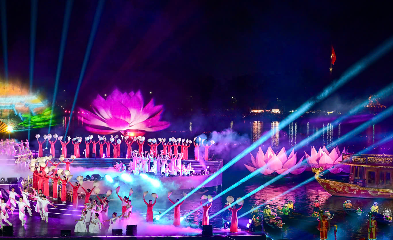 Huế: Nâng cao chất lượng, hiệu quả hoạt động văn hóa - 1