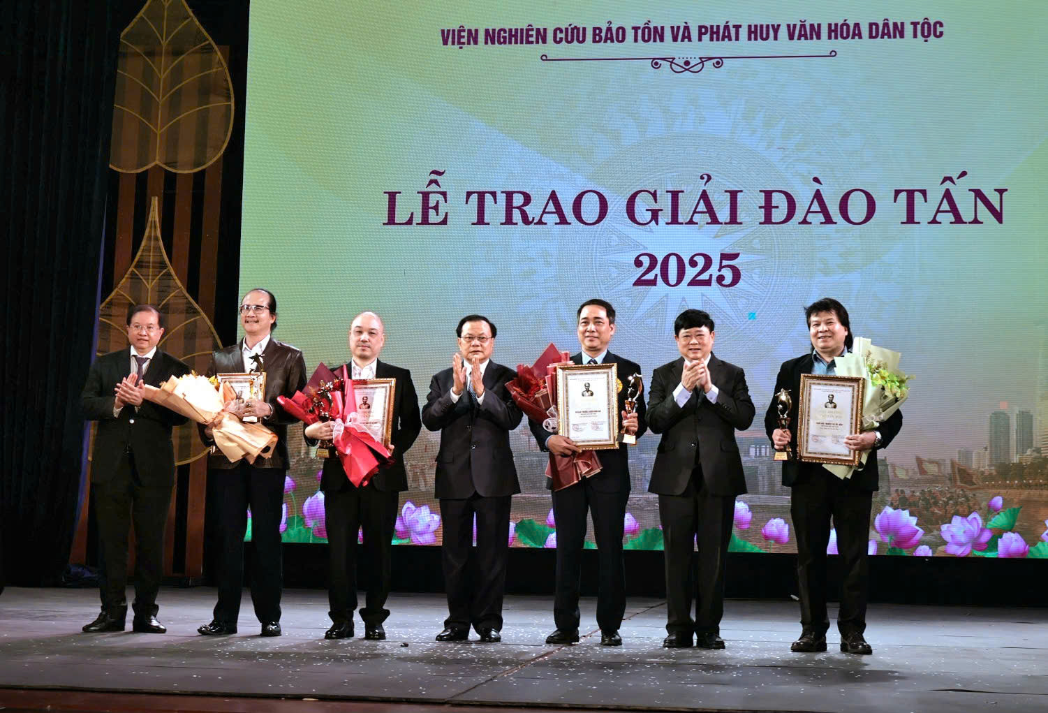 Tôn vinh 14 tập thể, cá nhân, vở diễn xuất sắc tại Giải thưởng Đào Tấn năm 2025 - 7