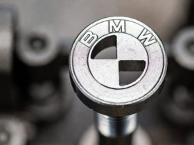 BMW đăng ký ốc độc quyền để chặn việc sửa xe ở bên ngoài
