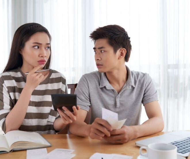 Thấy mẹ chồng cho tiền em dâu, tôi ngừng chu cấp tiền mỗi tháng nhưng 2 năm sau tôi cảm ơn bà - 1
