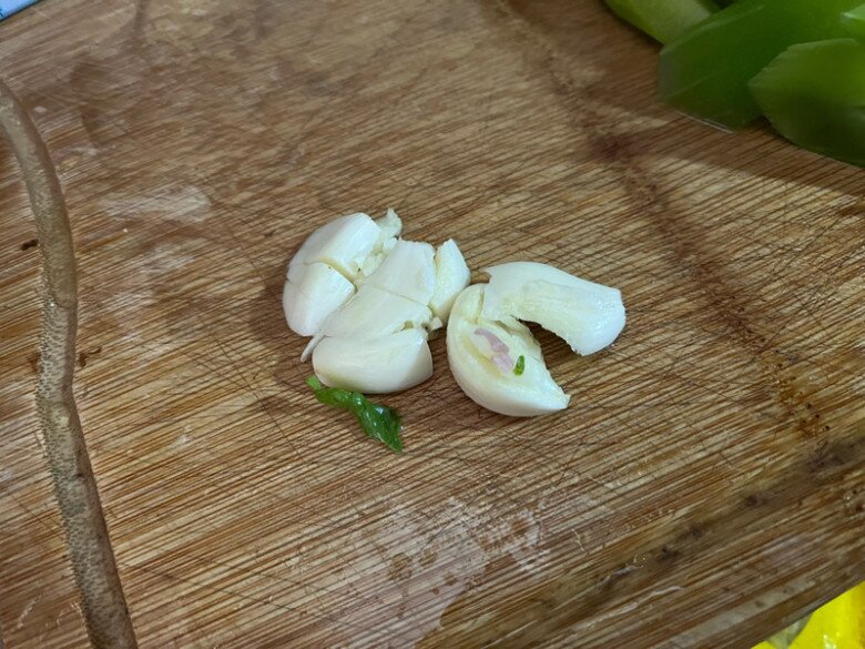 Cây này tưởng chỉ ăn lá, ai ngờ thân cũng cực ngon, đem xào món giàu canxi lại trôi cơm vô cùng - 4