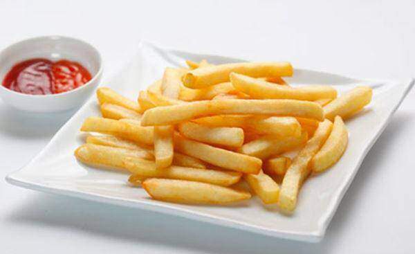 Chiên khoai tây, nhớ thêm 2 bước này trước khi thả vào chảo dầu, miếng nào cũng giòn rụm như ngoài hàng - 5