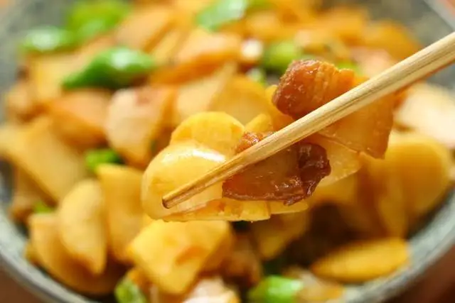 Củ này hàm lượng vitamin C còn cao hơn cả khoai tây, khoai lang! Rẻ - bổ - dễ nấu, chỉ vài phút là có ngay món xào ngon - 7