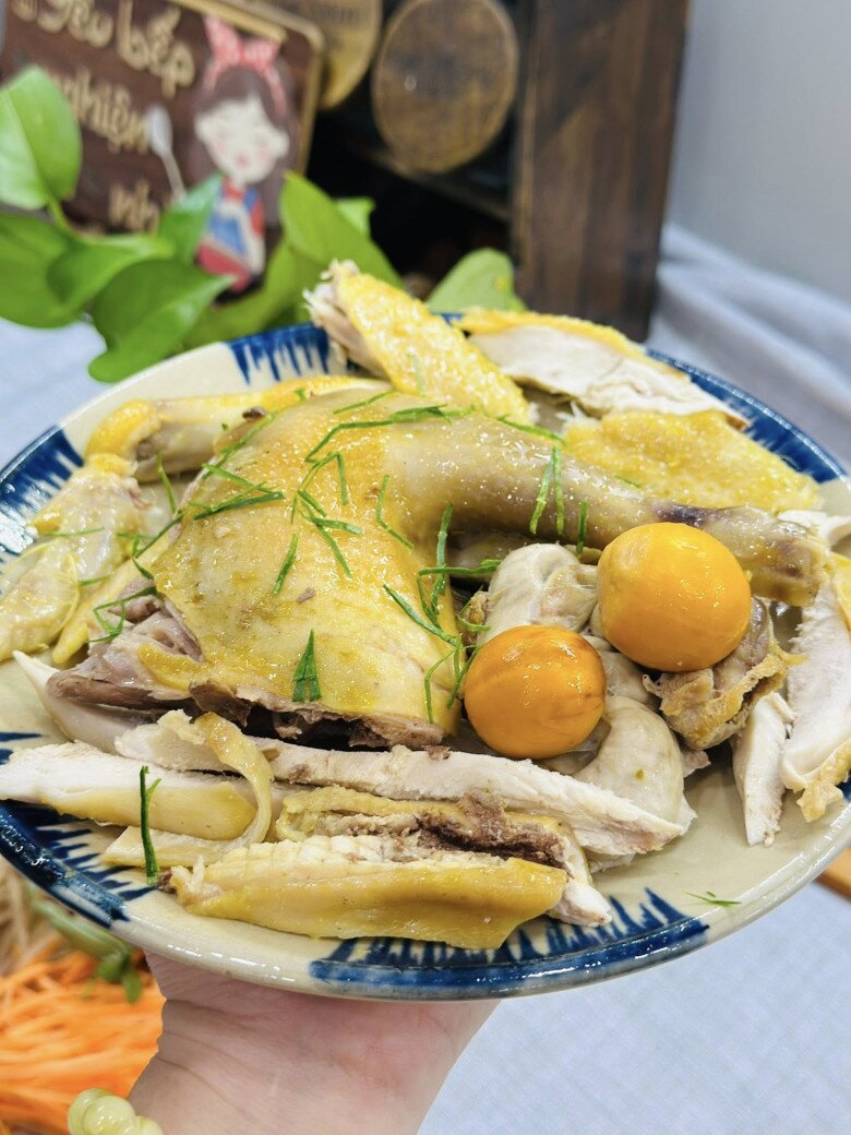 Củ thì nhìn như khoai nhưng tên lại là sâm, đem làm nộm với thịt gà được món giòn ngon, thanh mát, tốt cho sức khỏe - 6