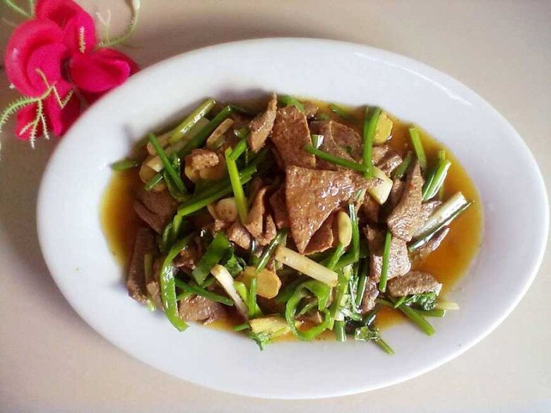 Loại lá mệnh danh là &#34;rau của thận&#34;, đem xào với gan được món trôi cơm lại bổ - 4