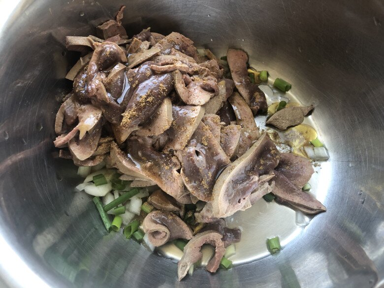 Loại lá mệnh danh là &#34;rau của thận&#34;, đem xào với gan được món trôi cơm lại bổ - 2