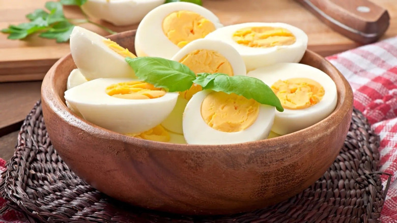 Luộc trứng dùng nước sôi hay nước lạnh đều sai bét, nhớ 5 điểm này, ai vụng mấy cũng bóc được vỏ - 4