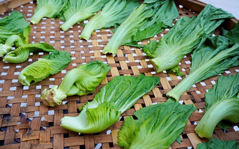 Muối dưa cải đừng chỉ cho muối, thêm một bước này dưa nhanh ăn được, vàng giòn lại không khú - 3