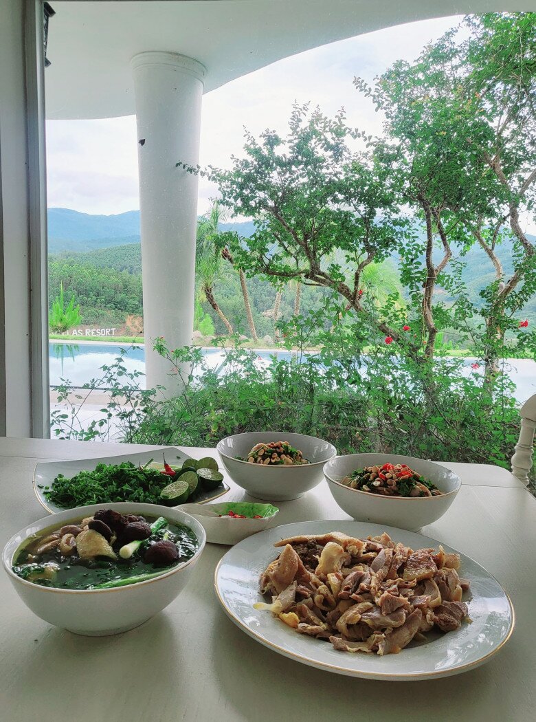 Bữa ăn ở biệt thự trên cao của vợ Mạnh Trường ai cũng xuýt xoa khen nhưng nam diễn viên bình luận &#34;ngã ngửa&#34; - 11