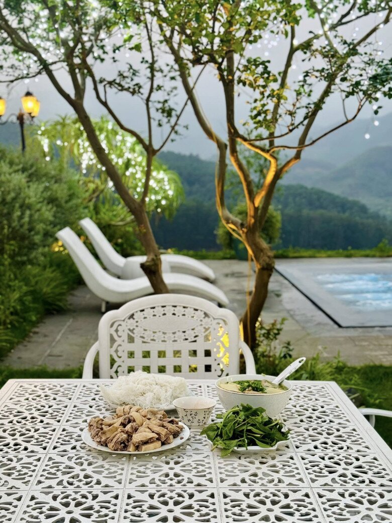 Bữa ăn ở biệt thự trên cao của vợ Mạnh Trường ai cũng xuýt xoa khen nhưng nam diễn viên bình luận &#34;ngã ngửa&#34; - 5