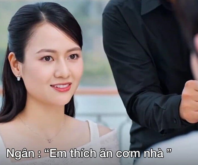 Chủ du thuyền gây tranh cãi trên VTV khoe bữa cơm cùng bạn thân Phương Oanh, khán giả thi nhau nói thiếu 1 thứ! - 1