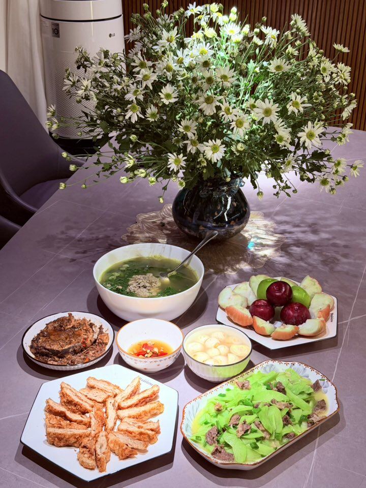 Nữ diễn viên &#34;Nhật ký Vàng Anh&#34; nay là Đại úy công an xinh đẹp khoe hàng loạt mâm cơm nhà hấp dẫn - 5