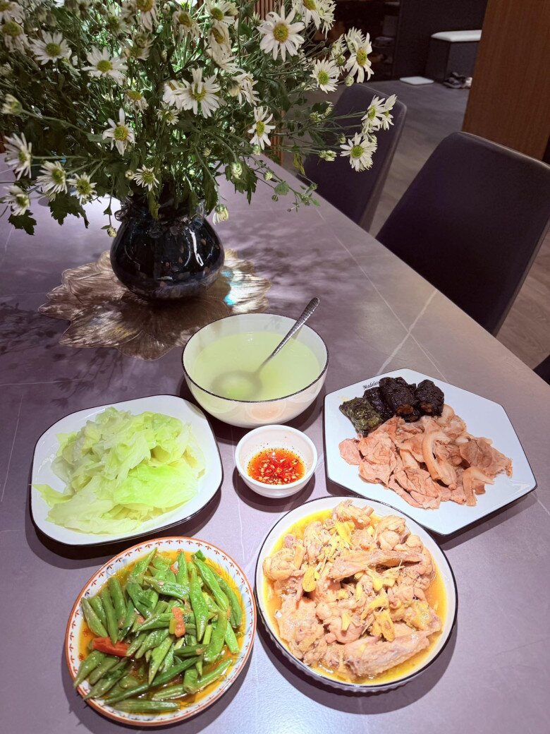 Nữ diễn viên &#34;Nhật ký Vàng Anh&#34; nay là Đại úy công an xinh đẹp khoe hàng loạt mâm cơm nhà hấp dẫn - 23