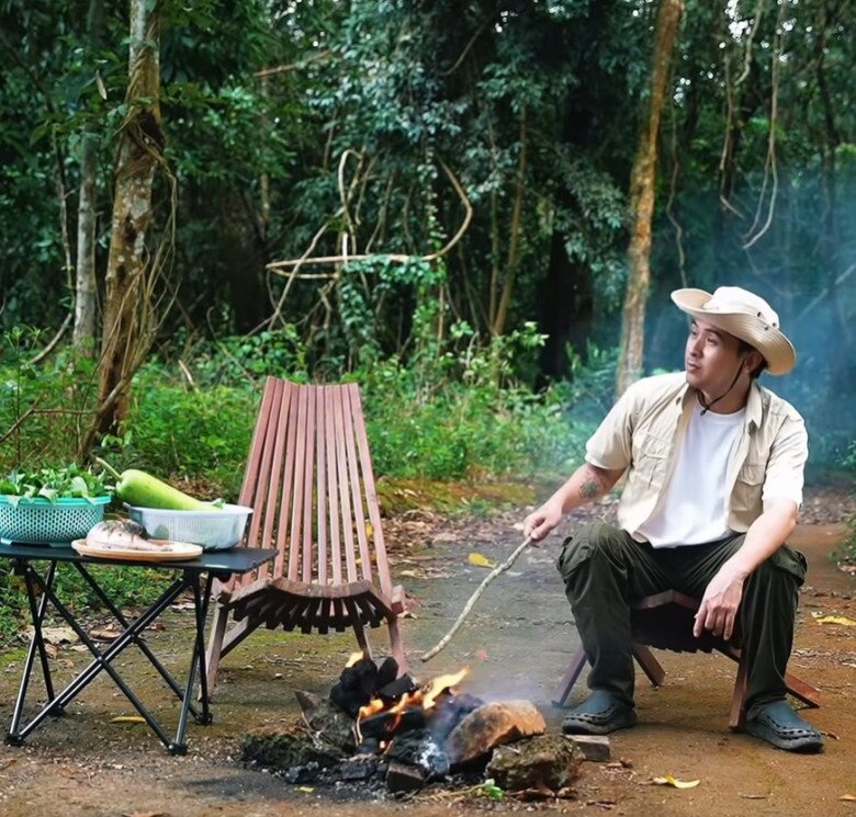 Sau clip nấu ăn gây "rối não" dân mạng, Hồ Quang Hiếu và vợ 1m80 khoe mâm cơm chân quê ai nhìn cũng thèm - 11